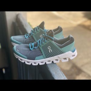 ON Running Cloud Swift Women’s Swiss Sz 9.5